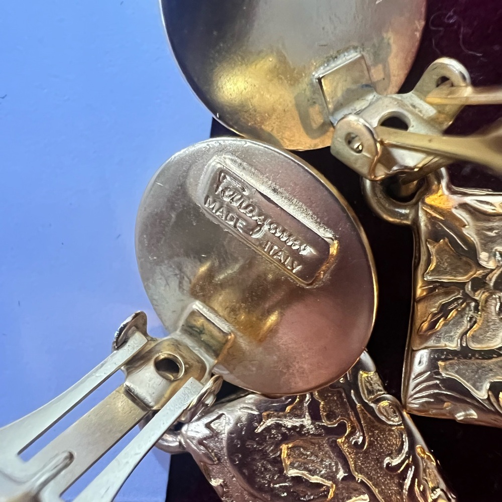 Salvatore Ferragamo Vintage Clip-on Earrings. - Picture 5 of 6